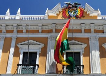 Monitor de Opinión Pública: Dirección del país y evaluación de autoridades